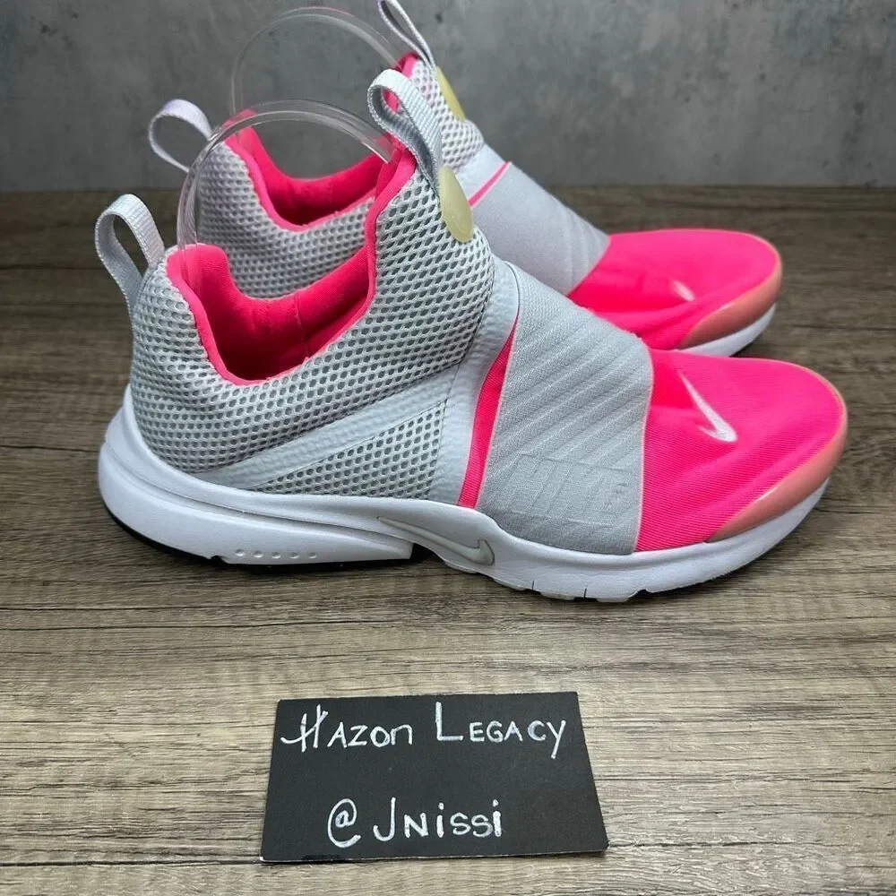 Nike~Girl’s~Presto Extreme Supreme Hot Pink with Gray Strap~Size‎ 7Y